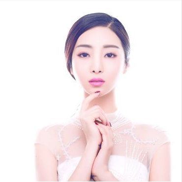 90后李雪珂：11岁接触模特行业，29岁未婚试管生下混血三胞胎