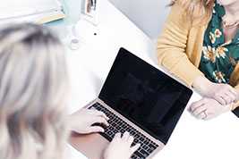 人工受孕和试管婴儿一样吗